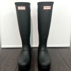 Hunter Women’s Tall Back Adjustable Rain Boots